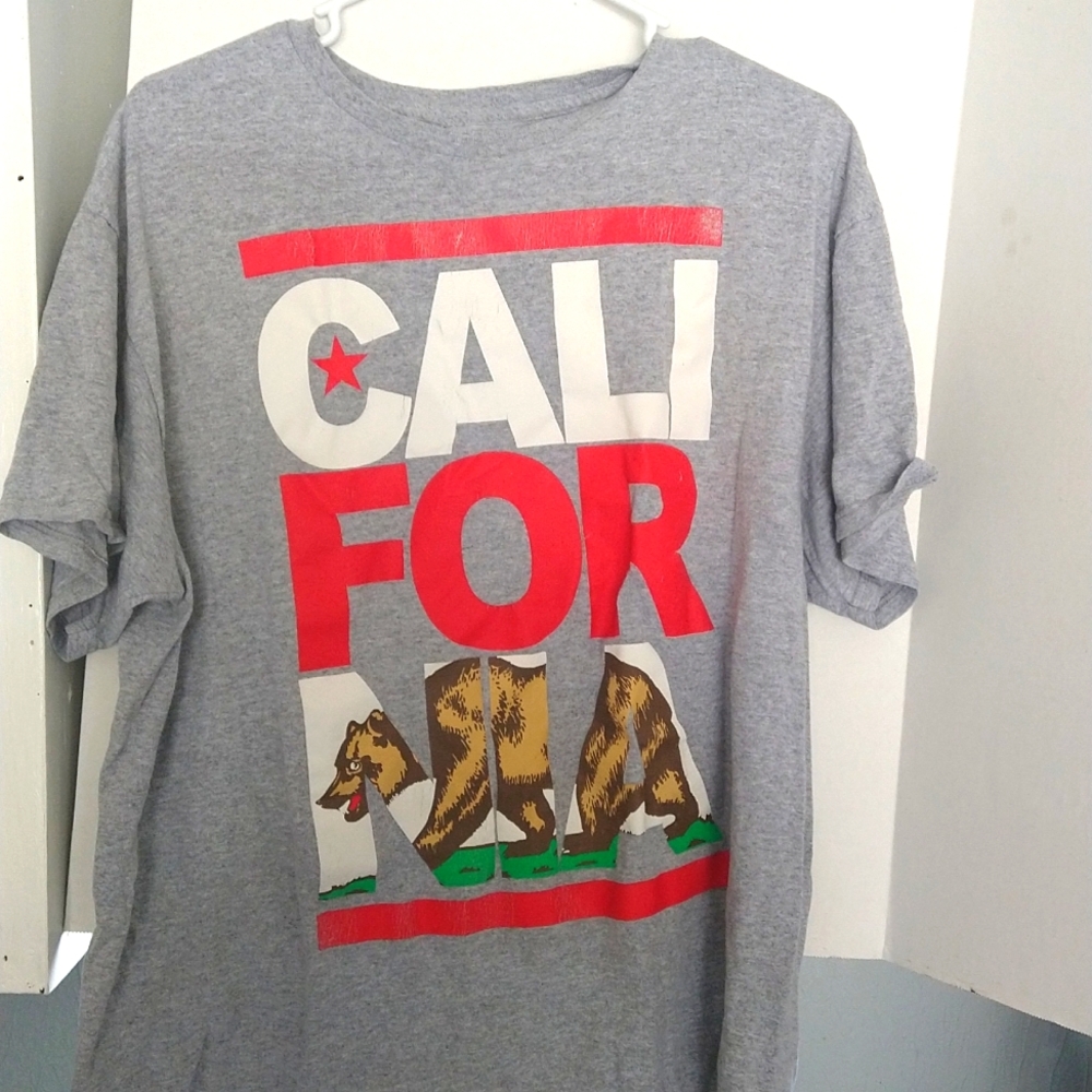 Hard 10 clothing company California size extra large t-shirt